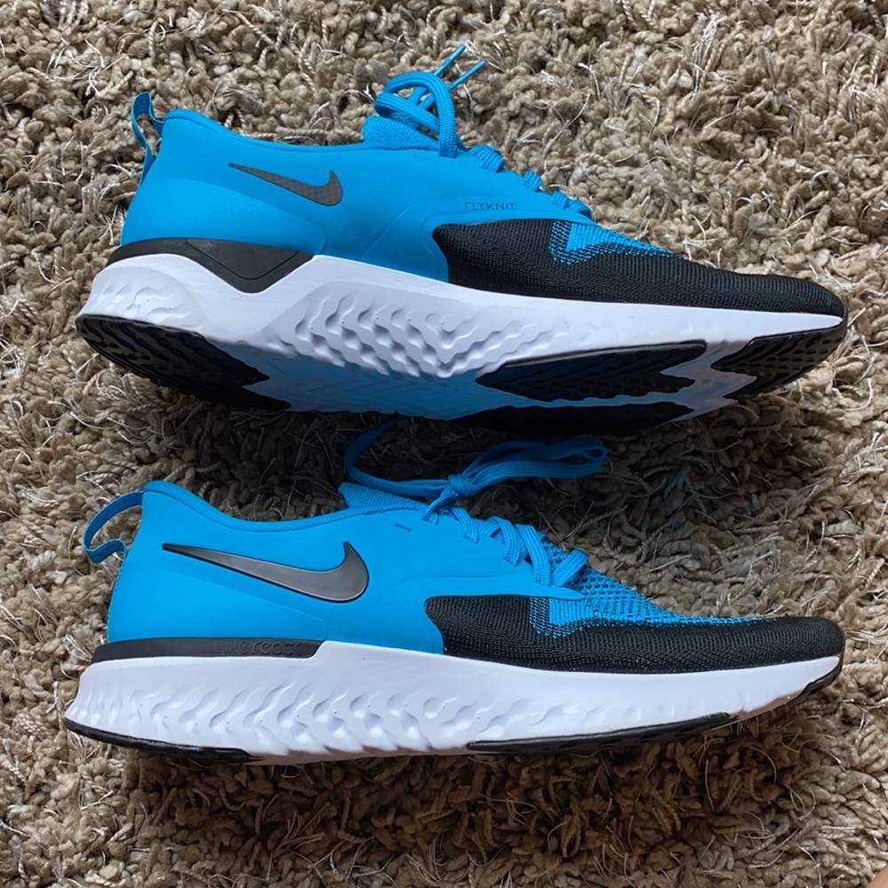 Nike Odyssey React 2 Flyknit - Picture 3 of 7